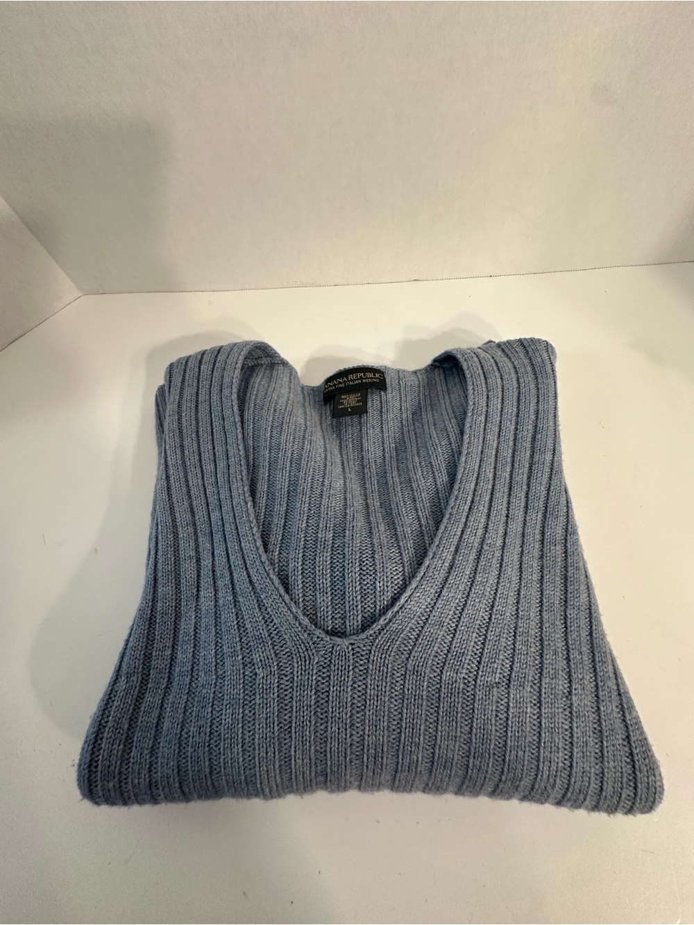 Banana Republic Women's Ribbed V-Neck Sweater in Light Blue
